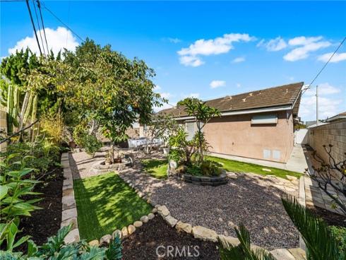 5862  Raphael  , Huntington Beach, CA