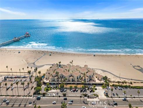 711 Pacific Coast 330 , Huntington Beach, CA