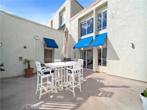 711 Pacific Coast 330 , Huntington Beach, CA