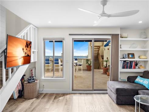 711 Pacific Coast 330 , Huntington Beach, CA