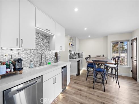 711 Pacific Coast 330 , Huntington Beach, CA