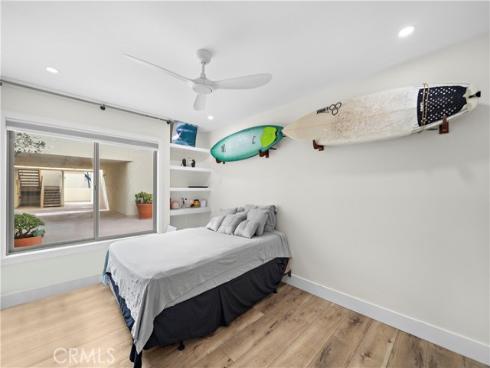 711 Pacific Coast 330 , Huntington Beach, CA