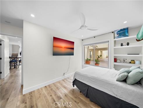 711 Pacific Coast 330 , Huntington Beach, CA