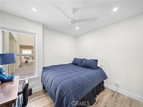 711 Pacific Coast 330 , Huntington Beach, CA