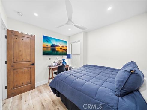 711 Pacific Coast 330 , Huntington Beach, CA