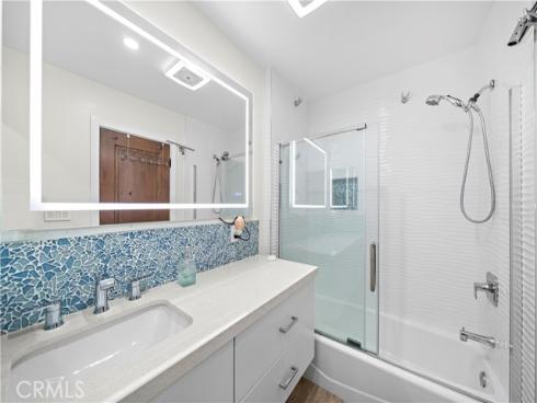 711 Pacific Coast 330 , Huntington Beach, CA