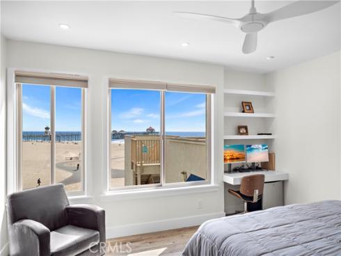 711 Pacific Coast 330 , Huntington Beach, CA