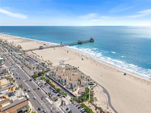 711 Pacific Coast 330 , Huntington Beach, CA