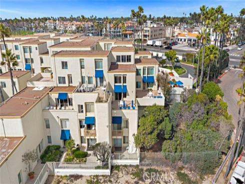 711 Pacific Coast 330 , Huntington Beach, CA