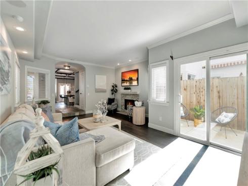 621  8th   Street, Huntington Beach, CA