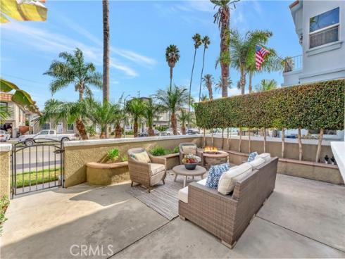 621  8th   Street, Huntington Beach, CA