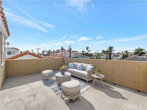 621  8th   Street, Huntington Beach, CA