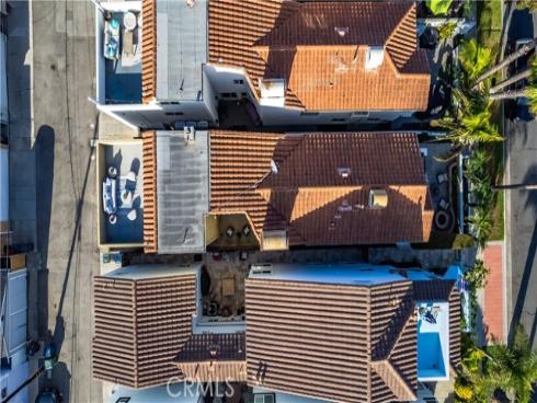 621  8th   Street, Huntington Beach, CA