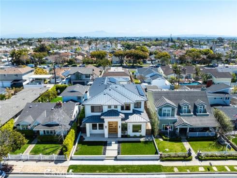 1828  Pine  , Huntington Beach, CA