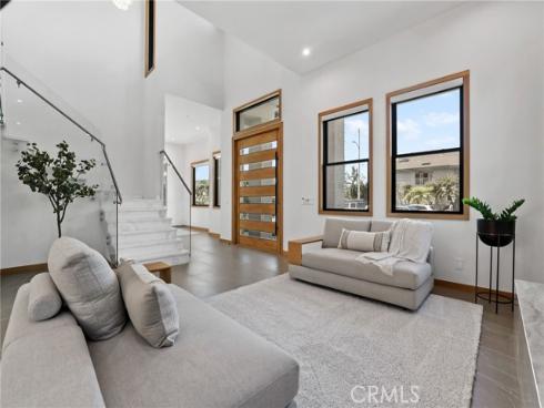 1828  Pine  , Huntington Beach, CA