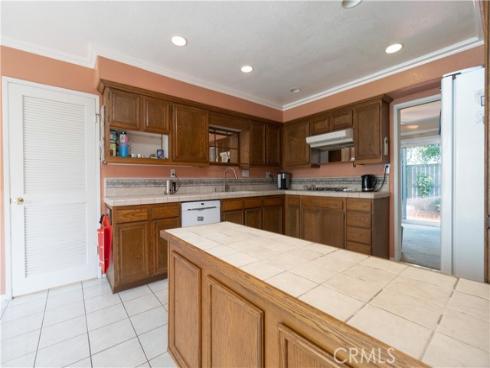 19748  Shorecliff  , Huntington Beach, CA