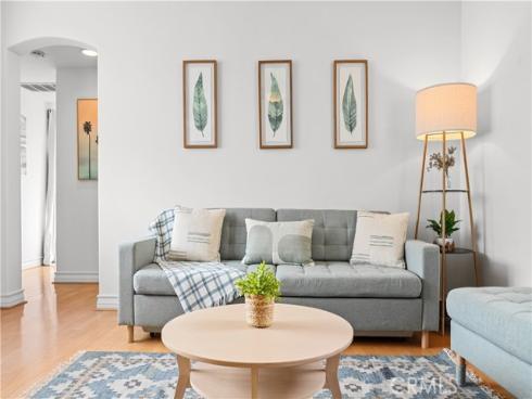 513  Pecan Ave  , Huntington Beach, CA