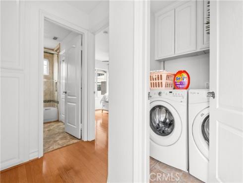 513  Pecan Ave  , Huntington Beach, CA