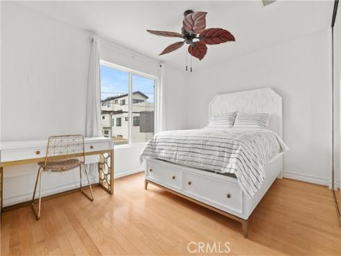 513  Pecan Ave  , Huntington Beach, CA