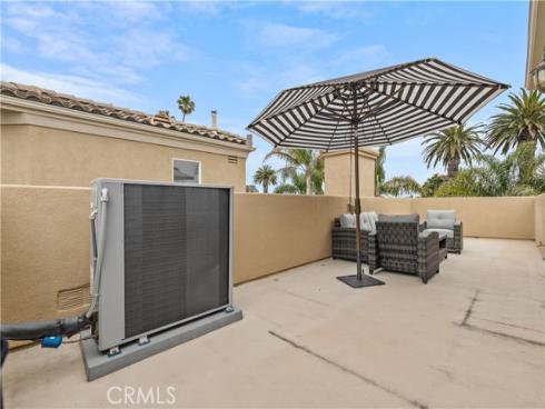 513  Pecan Ave  , Huntington Beach, CA