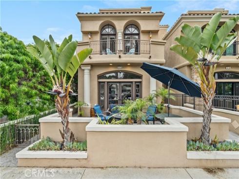 513  Pecan Ave  , Huntington Beach, CA