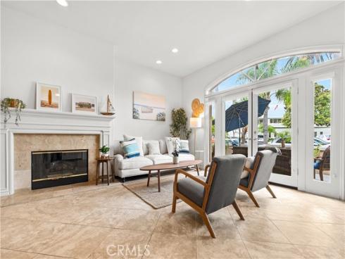 513  Pecan Ave  , Huntington Beach, CA