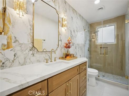 16542  Los Verdes   Lane, Huntington Beach, CA