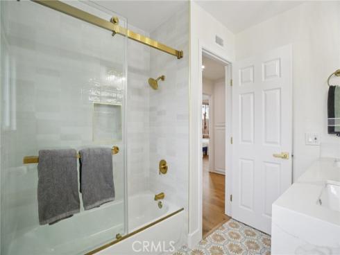 16542  Los Verdes   Lane, Huntington Beach, CA