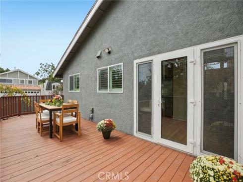 16542  Los Verdes   Lane, Huntington Beach, CA