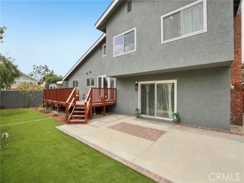 16542  Los Verdes   Lane, Huntington Beach, CA