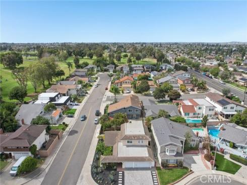 16542  Los Verdes   Lane, Huntington Beach, CA