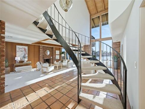 16611  Carousel   Lane, Huntington Beach, CA