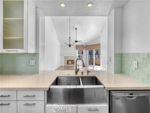 2000  Pacific Coast Hwy  309 , Huntington Beach, CA