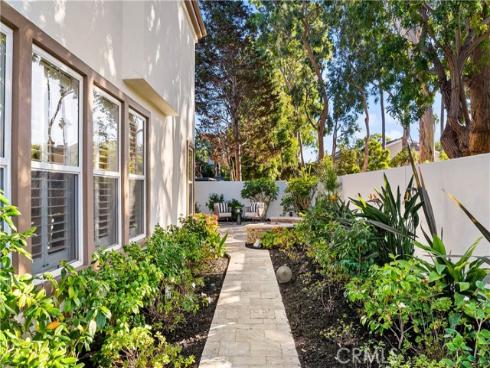 19731  Estate Circle  , Huntington Beach, CA
