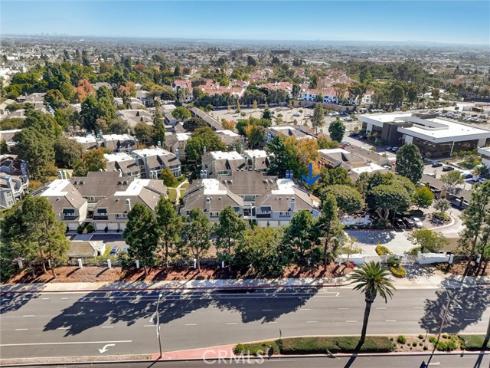 7262  Yellowtail Drive #206  , Huntington Beach, CA