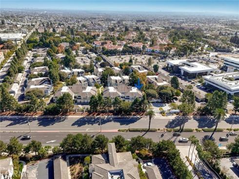 7262  Yellowtail Drive #206  , Huntington Beach, CA