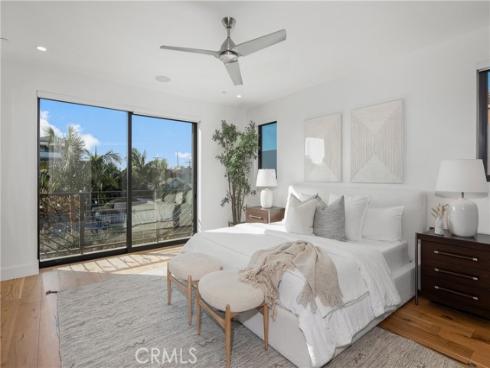 1004  Huntington  , Huntington Beach, CA