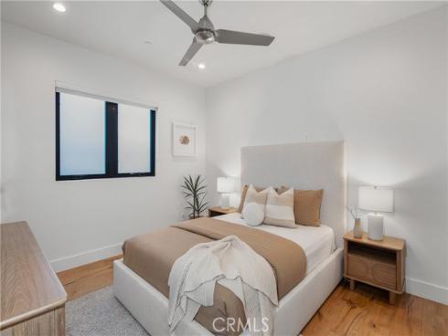 1004  Huntington  , Huntington Beach, CA