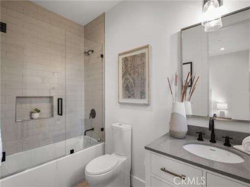 1004  Huntington  , Huntington Beach, CA