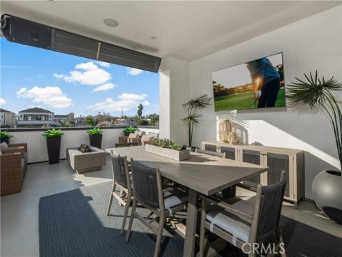 1004  Huntington  , Huntington Beach, CA