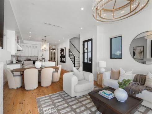 1004  Huntington  , Huntington Beach, CA