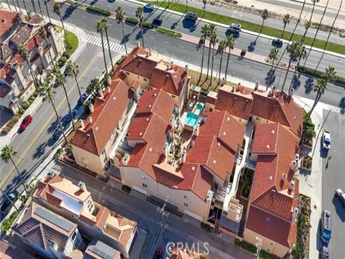 2000  Pacific Coast  103  Highway, Huntington Beach, CA