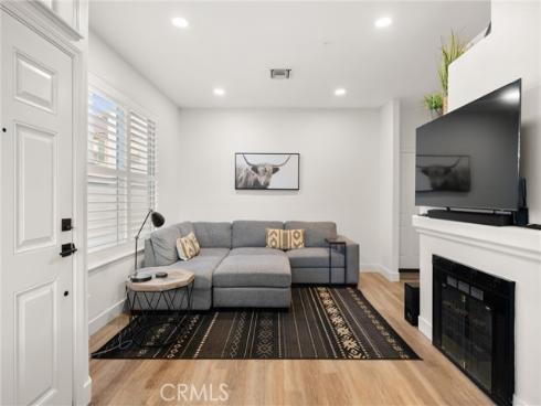 19172  Holly  D  Lane, Huntington Beach, CA