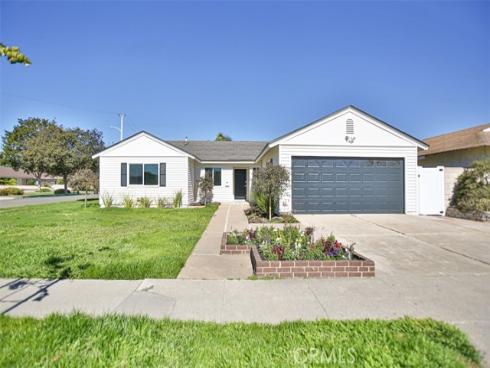 6401  Royal Oak  , Huntington Beach, CA