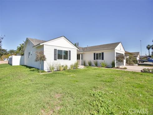 6401  Royal Oak  , Huntington Beach, CA