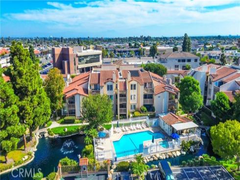 16551 Grunion Lane 204 , Huntington Beach, CA