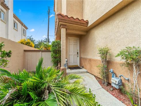 18871  Kithira   Circle, Huntington Beach, CA