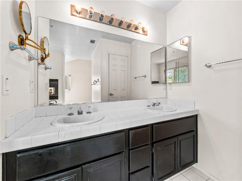 18871  Kithira   Circle, Huntington Beach, CA