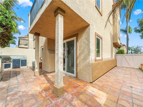 18871  Kithira   Circle, Huntington Beach, CA