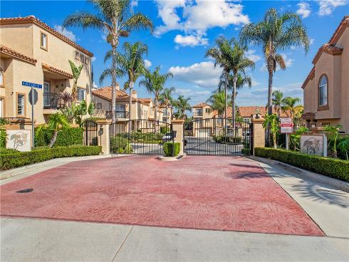 18871  Kithira   Circle, Huntington Beach, CA